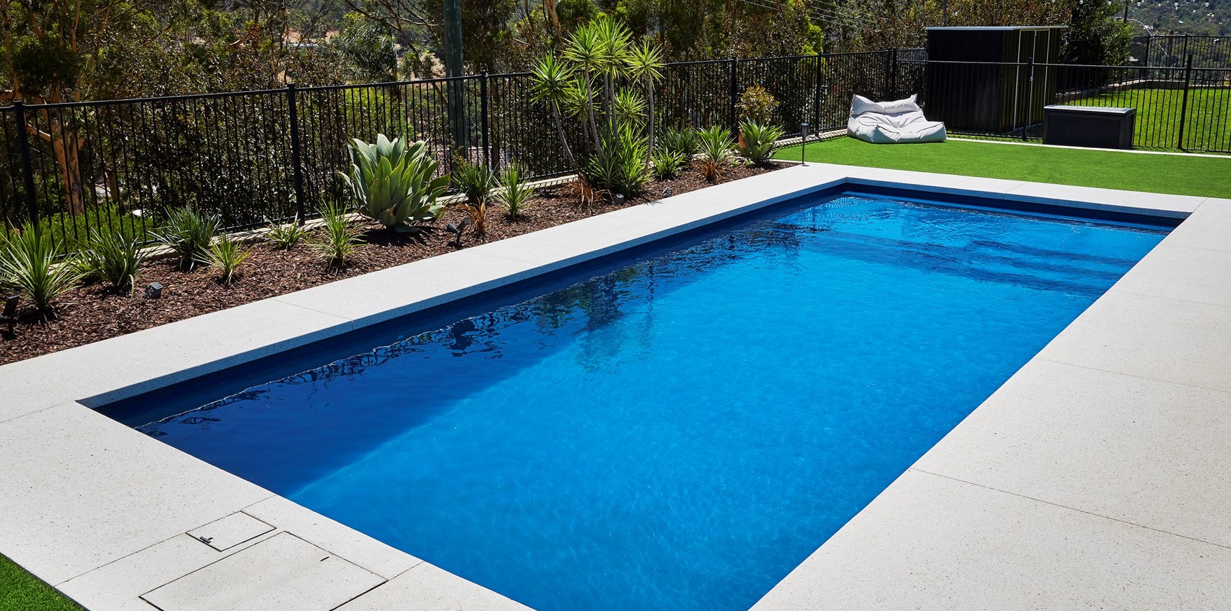 Sunseeker pool with broad entry steps